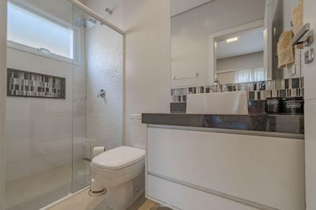 Casa à venda com 356m², 4 quartos e 6 vagas