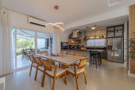 Casa à venda com 356m², 4 quartos e 6 vagas
