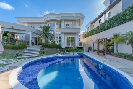 Casa à venda com 356m², 4 quartos e 6 vagas