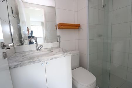 Banheiro de apartamento para alugar com 2 quartos, 58m² em Brotas, Salvador