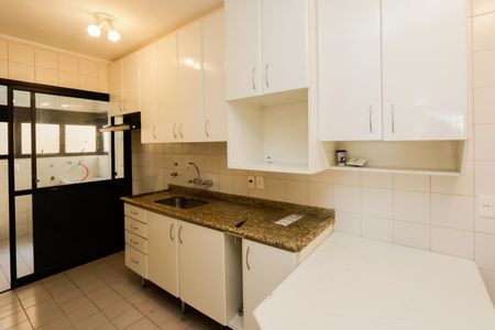 Cozinha de apartamento para alugar com 3 quartos, 98m² em Brooklin, São Paulo