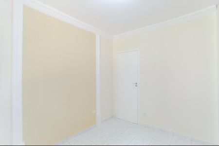 Quarto 1 de apartamento à venda com 2 quartos, 56m² em Jardim Cocaia, Guarulhos