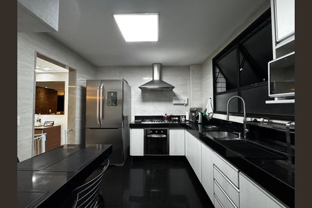 Cozinha de apartamento à venda com 4 quartos, 170m² em Silveira, Belo Horizonte
