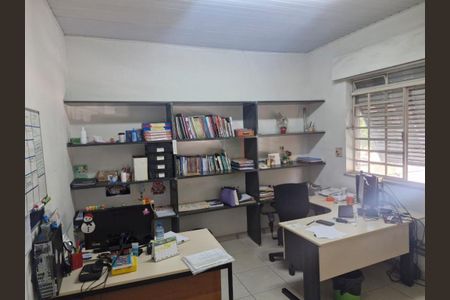 Casa à venda com 3 quartos, 350m² em Parque São Jorge, São Paulo