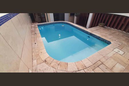 Casa à venda com 4 quartos, 300m² em Parque Continental, Osasco