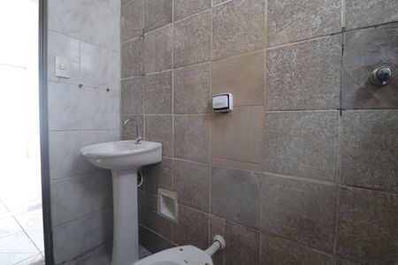Casa para alugar com 82m², 2 quartos e 5 vagasBanheiro Social