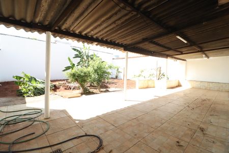 Casa para alugar com 82m², 2 quartos e 5 vagasVaranda