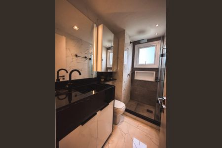 Banheiro de apartamento à venda com 2 quartos, 67m² em São Sebastião, Porto Alegre