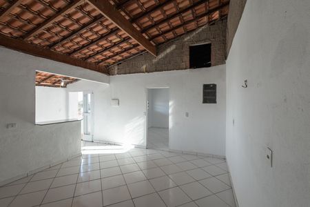 Casa para alugar com 60m², 1 quarto e 1 vaga Casa para alugar com 60m², 1 quarto e 1 vagaSala