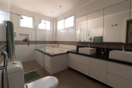 Banheiro da Suíte 3 de casa de condomínio à venda com 4 quartos, 316m² em Xaxim, Curitiba