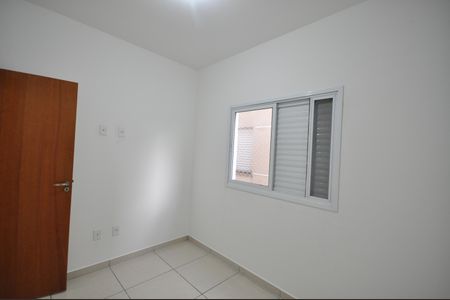 Quarto 1 de apartamento para alugar com 2 quartos, 45m² em Vila Albertina, São Paulo