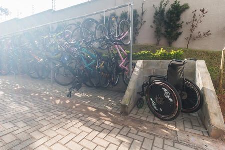 Bicicletário de apartamento para alugar com 2 quartos, 56m² em Vila Monteiro, Poá