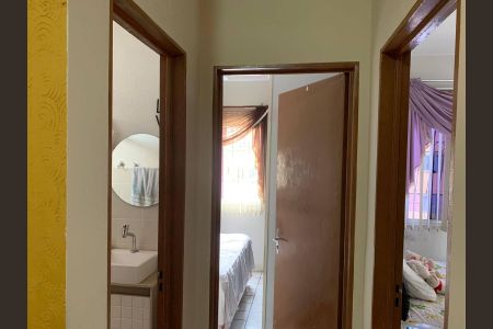 Corredor de apartamento à venda com 2 quartos, 47m² em Havaí, Belo Horizonte