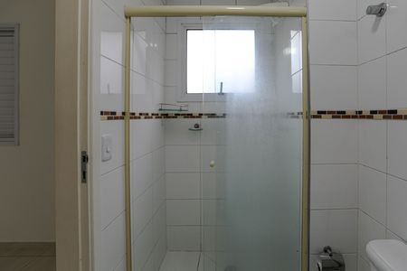 Banheiro - Quarto 2 - Suíte de apartamento para alugar com 2 quartos, 63m² em Loteamento Mogilar, Mogi das Cruzes