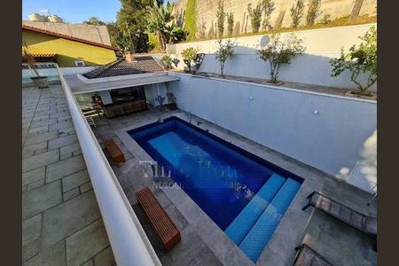 Casa à venda com 430m², 5 quartos e 6 vagas