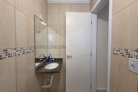 Apartamento para alugar com 64m², 2 quartos e 1 vaga Apartamento para alugar com 64m², 2 quartos e 1 vagaBanheiro da Suíte 1