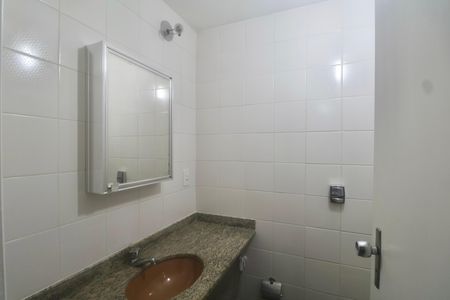 Banheiro Suíte de apartamento para alugar com 2 quartos, 60m² em Jardim Las Palmas, Guarujá