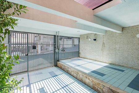 Garagem de casa à venda com 3 quartos, 250m² em Vila Moinho Velho, São Paulo