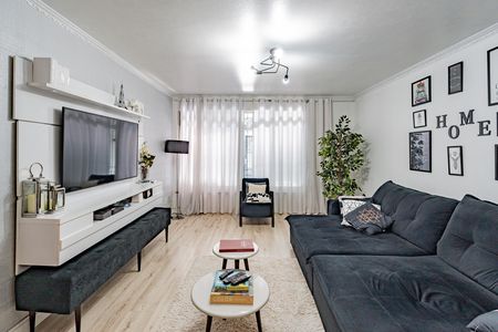 Casa à venda com 3 quartos, 250m² em Vila Moinho Velho, São Paulo