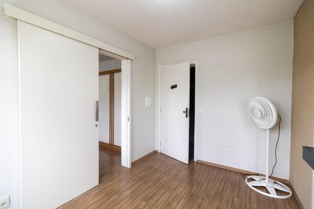 Sala de apartamento para alugar com 1 quarto, 38m² em Santo Antônio, Porto Alegre