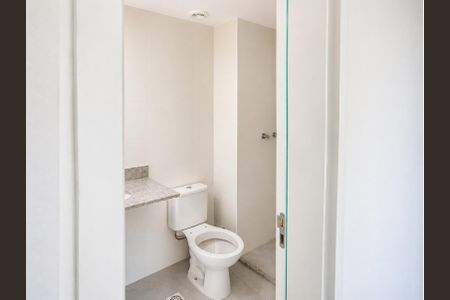 Banheiro de apartamento à venda com 1 quarto, 58m² em Vila Yara, Osasco