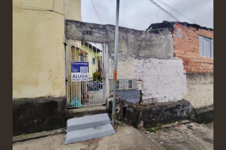 Fachada de casa para alugar com 1 quarto, 50m² em Vila Londrina, São Paulo