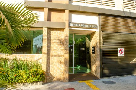 Fachada e portaria de apartamento para alugar com 3 quartos, 110m² em Setor Central, Goiânia