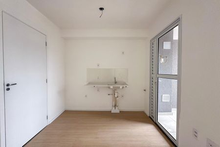 Sala/Cozinha de apartamento à venda com 2 quartos, 29m² em Vila Santo Estefano, São Paulo