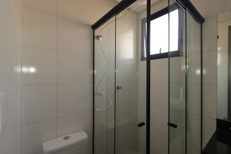 Banheiro de kitnet/studio para alugar com 1 quarto, 23m² em Vila Sao Pedro, Santo André