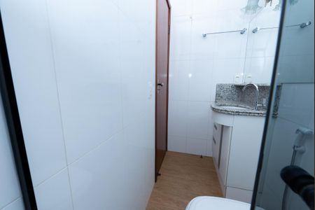 Banheiro de apartamento para alugar com 3 quartos, 66m² em Novo Eldorado, Contagem