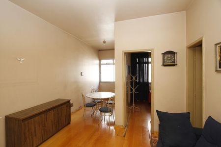 Sala de kitnet/studio para alugar com 1 quarto, 47m² em Centro, Belo Horizonte