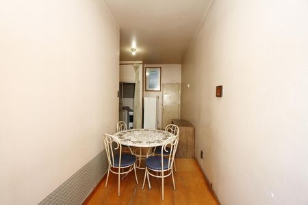 Sala de kitnet/studio para alugar com 1 quarto, 47m² em Centro, Belo Horizonte