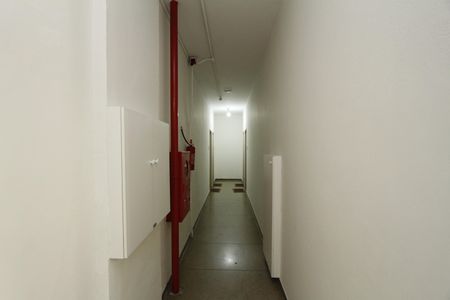 Corredor de kitnet/studio para alugar com 1 quarto, 47m² em Centro, Belo Horizonte
