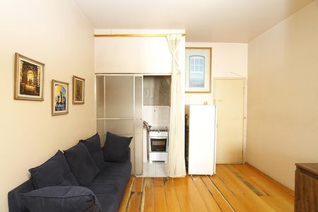 Sala de kitnet/studio para alugar com 1 quarto, 47m² em Centro, Belo Horizonte