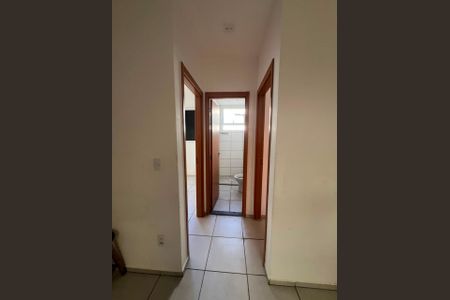 Corredor de apartamento para alugar com 2 quartos, 45m² em Cerejeira (Justinópolis), Ribeirão das Neves