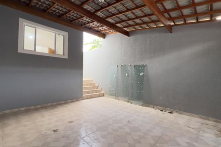 Garagem de casa à venda com 3 quartos, 125m² em Jardim Presidente Dutra, Guarulhos