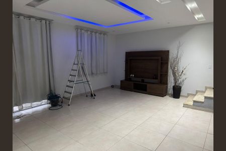 Sala de casa para alugar com 3 quartos, 230m² em Taquara, Rio de Janeiro