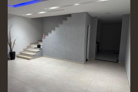 Sala de casa para alugar com 3 quartos, 230m² em Taquara, Rio de Janeiro