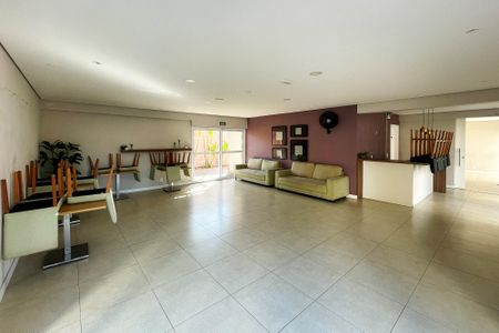 Apartamento para alugar com 47m², 2 quartos e 1 vaga Apartamento para alugar com 47m², 2 quartos e 1 vagaÁrea comum - Salão de festas