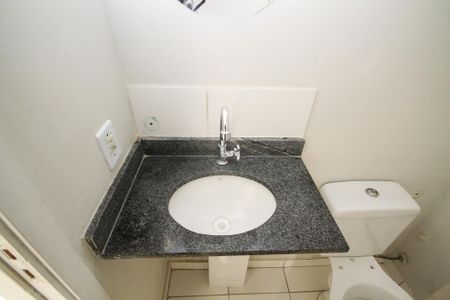 Banheiro de apartamento para alugar com 2 quartos, 47m² em Bairro do Maranhao, Cotia