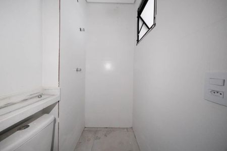 Banheiro de apartamento à venda com 2 quartos, 34m² em Cidade Antônio Estêvão de Carvalho, São Paulo