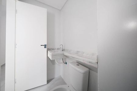 Banheiro de apartamento à venda com 2 quartos, 30m² em Cidade Antônio Estêvão de Carvalho, São Paulo