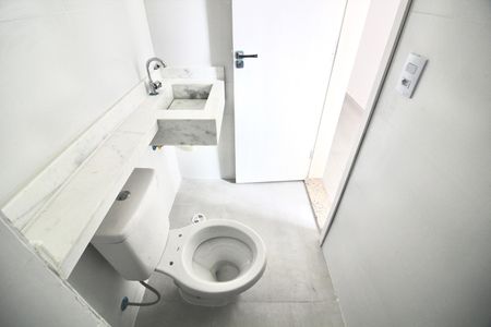 Banheiro de apartamento à venda com 2 quartos, 30m² em Cidade Antônio Estêvão de Carvalho, São Paulo