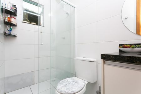 Banheiro  de casa de condomínio à venda com 2 quartos, 76m² em Parada Xv de Novembro, São Paulo