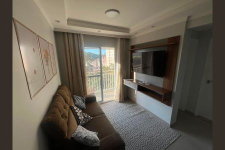 Sala de apartamento para alugar com 2 quartos, 50m² em Jardim Elizabete, Embu das Artes