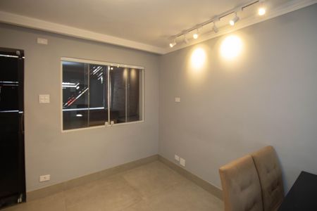 Sala de casa à venda com 2 quartos, 130m² em Parque Vitoria, São Paulo