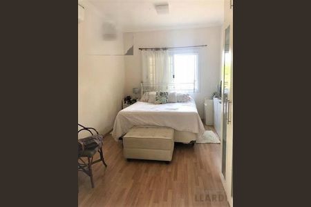 Casa à venda com 329m², 4 quartos e 4 vagas
