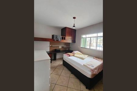 Quarto de casa à venda com 2 quartos, 161m² em Parque Assuncao, Taboão da Serra