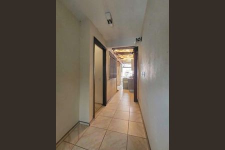 Casa à venda com 161m², 2 quartos e 2 vagas Casa à venda com 161m², 2 quartos e 2 vagasCorredor