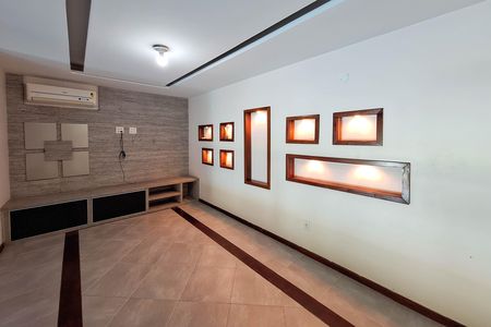 Sala 1 de casa de condomínio à venda com 3 quartos, 546m² em Pendotiba, Niterói